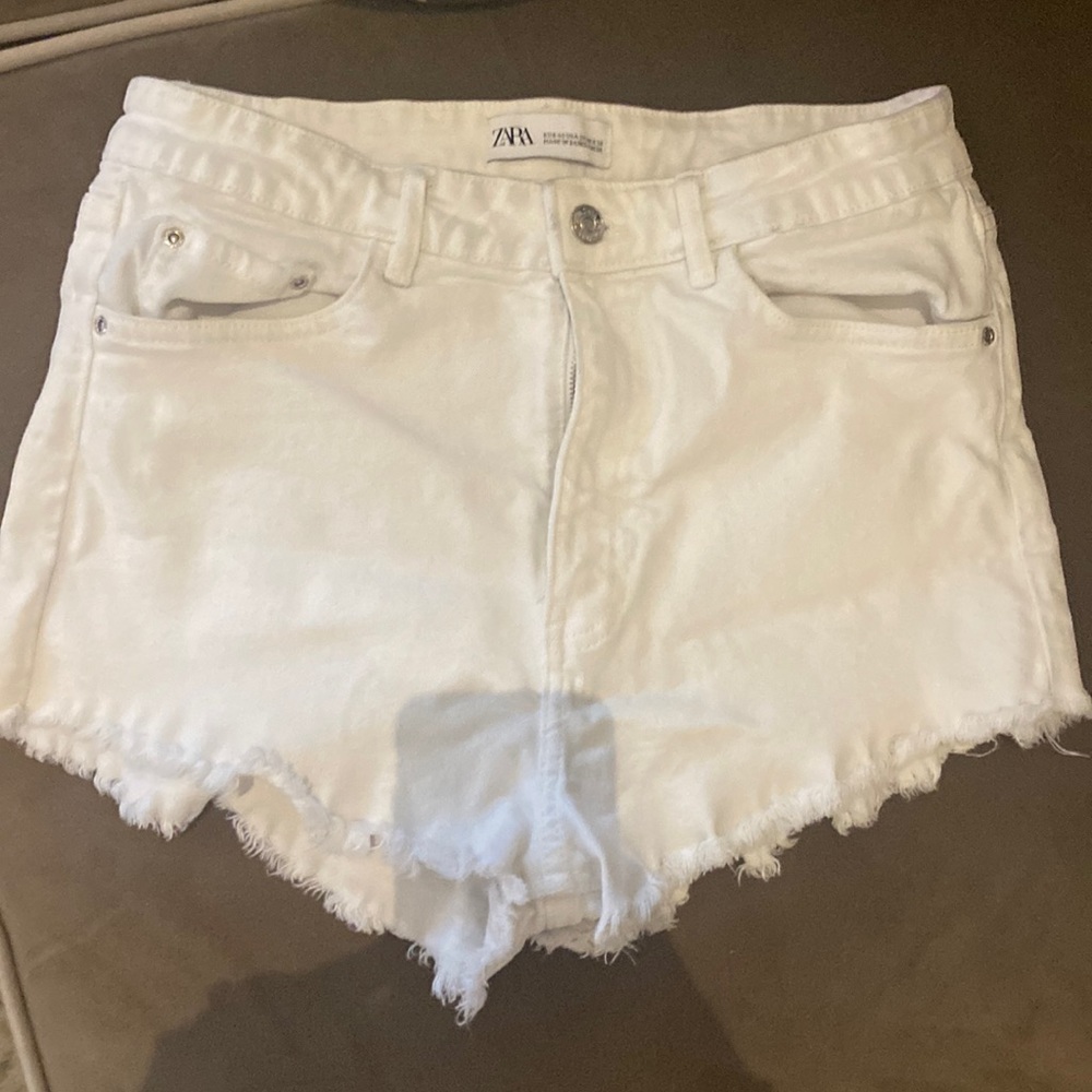 ZARA | White Denim Shorts | size 8